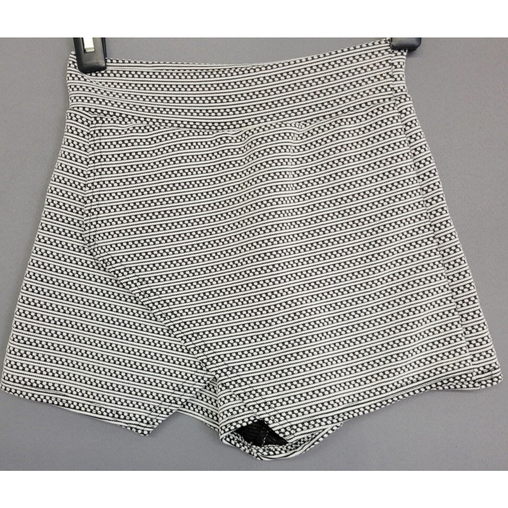 BooHoo Wrap Skorts Juniors 1‎ Black White Abstract Pull-On Stretches Boho Chic